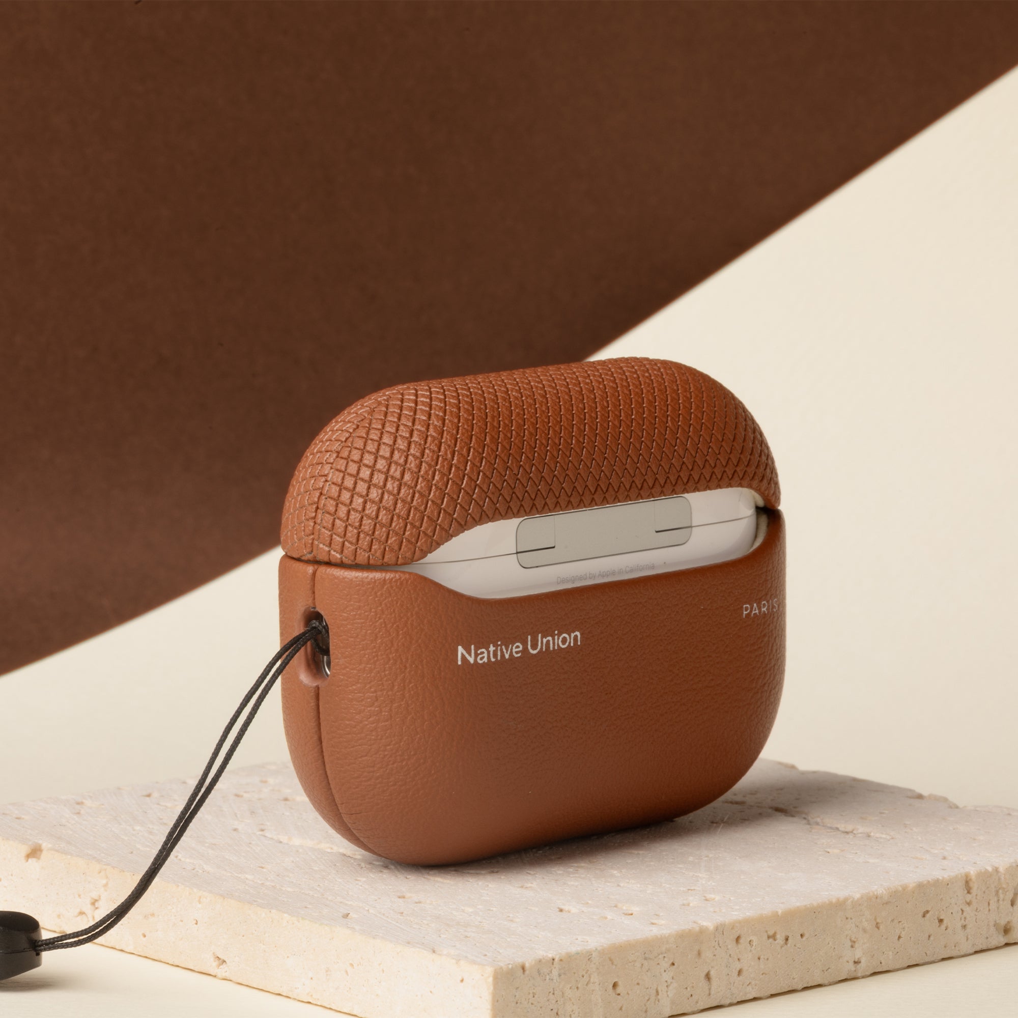 native-union-re-classic-case-pour-airpods-pro-3-coque-en-cuir-v-g-tal-recycl image 8