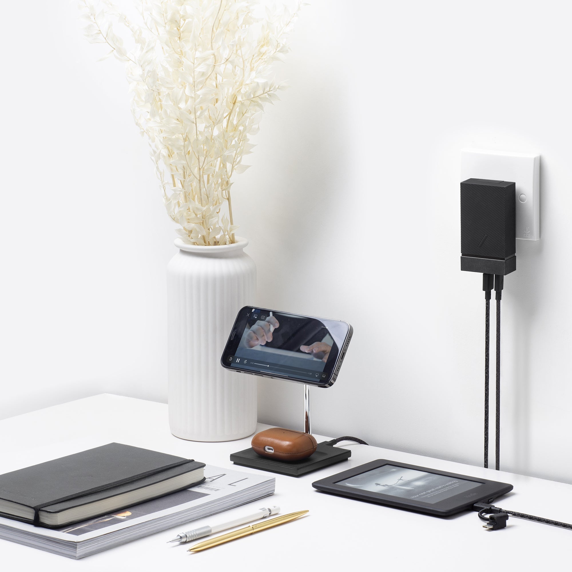 chargeur-sans-fil-magn-tique-2-en-1-snap-de-native-union-pour-iphone-et-airpods image 8