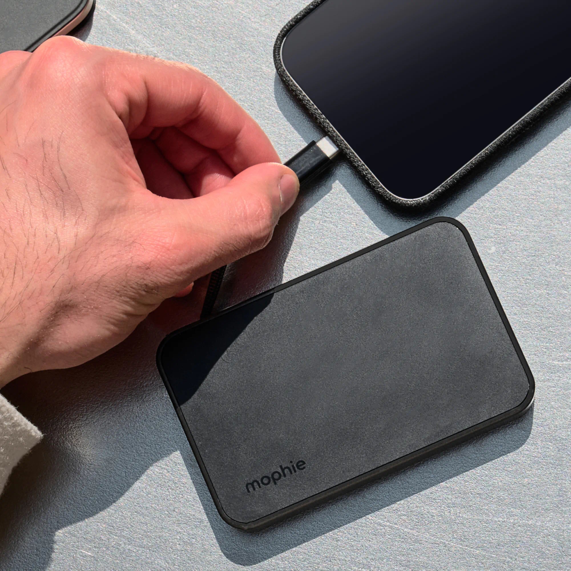 mophie-powerstation-plus-mini-5k-batterie-externe-5000mah-c-ble-usb-c-int-gr image 4