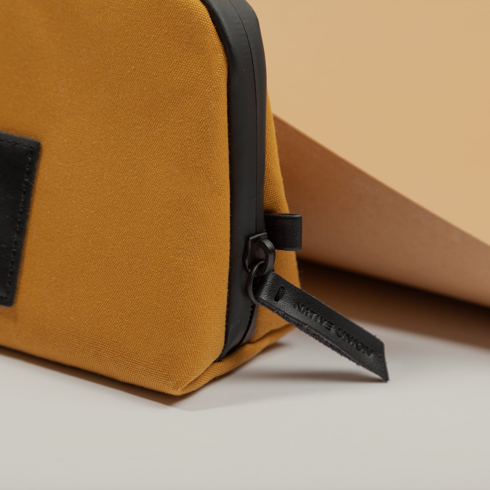 native-union-the-traveler-ensemble-voyage-avec-chargeur-gan-67w-c-ble-2-en-1-et- image 7