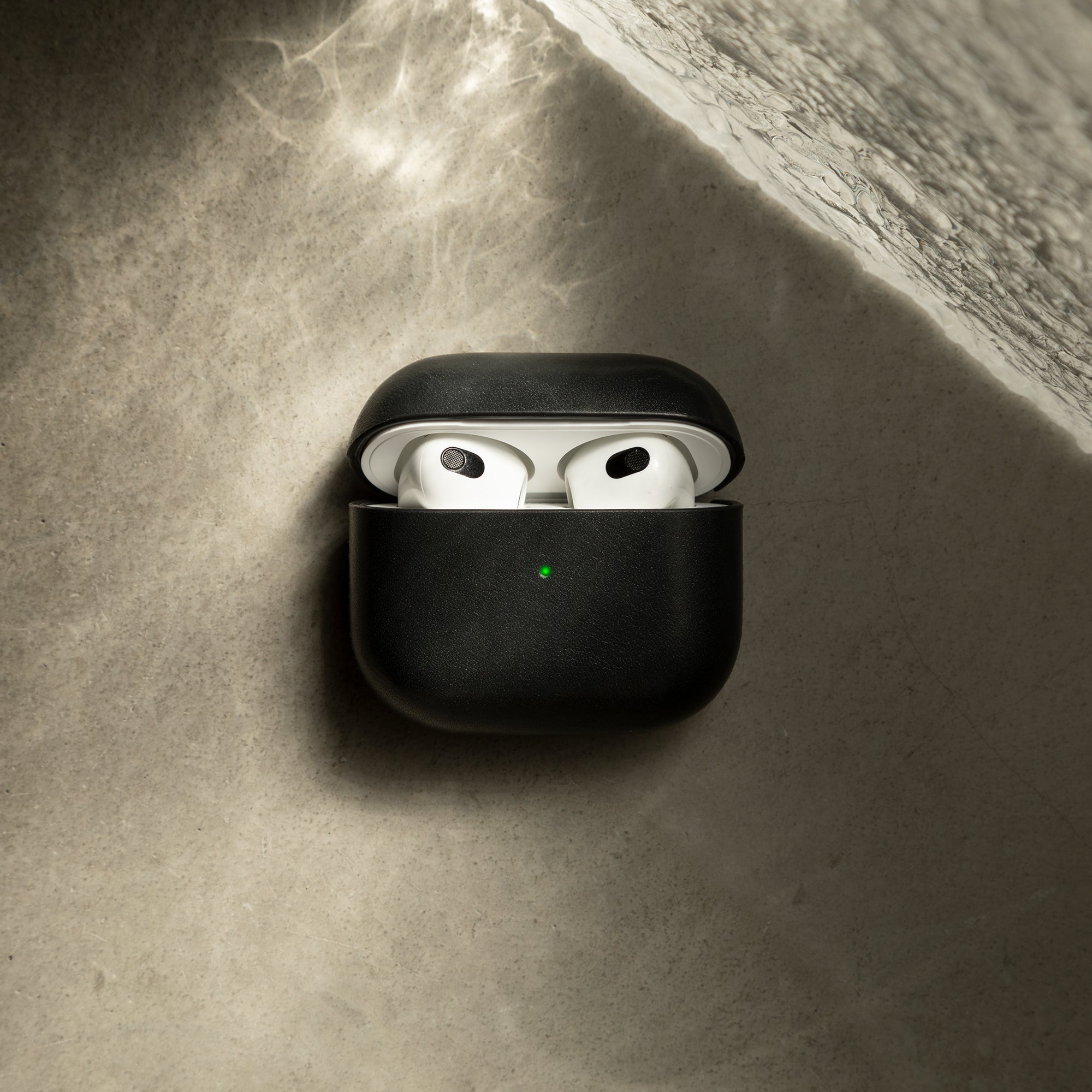 native-union-tui-en-cuir-v-ritable-pour-airpods-3e-g-n-ration image 3
