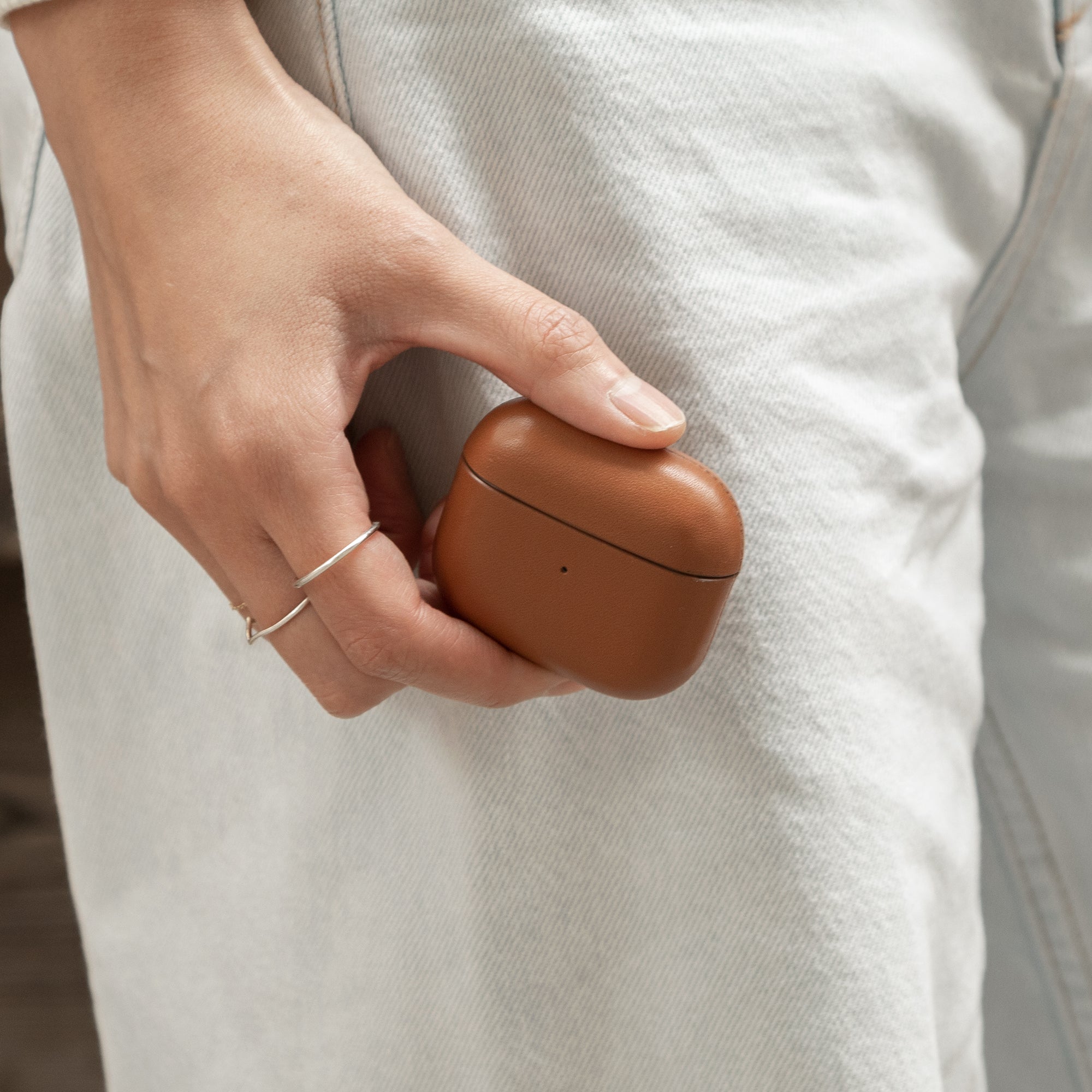 native-union-tui-en-cuir-v-ritable-pour-airpods-3e-g-n-ration image 6