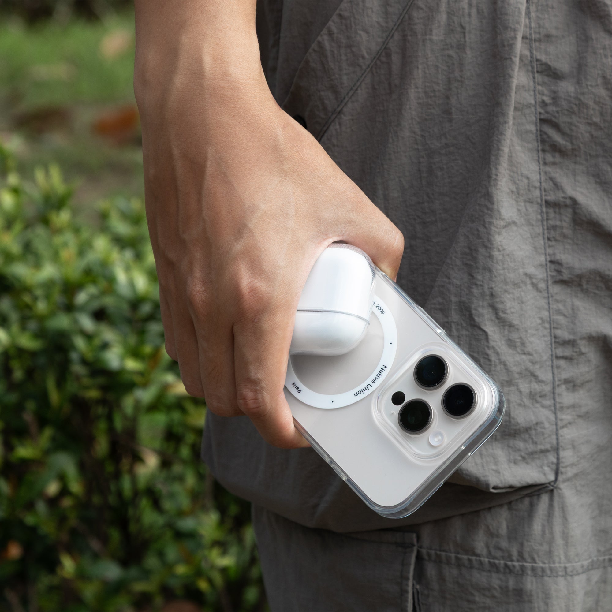 native-union-re-clear-case-pour-airpods-4 image 2