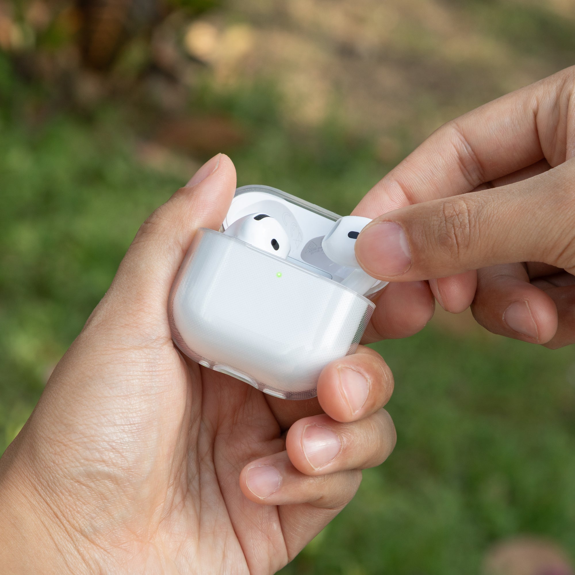 native-union-re-clear-case-pour-airpods-4 image 8