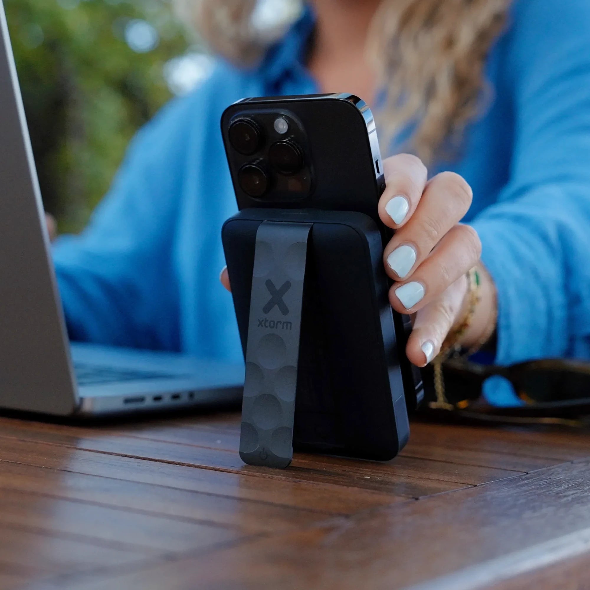 xtorm-fs5-power-bank-magn-tique-sans-fil-10-000-mah image 4