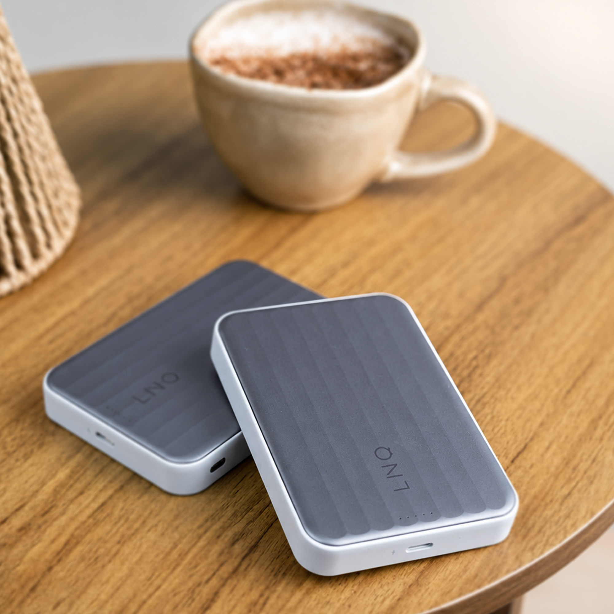 xtorm-linq-power-bank-semi-solid-state-10-000-mah-charge-sans-fil-magn-tique-25- image 8