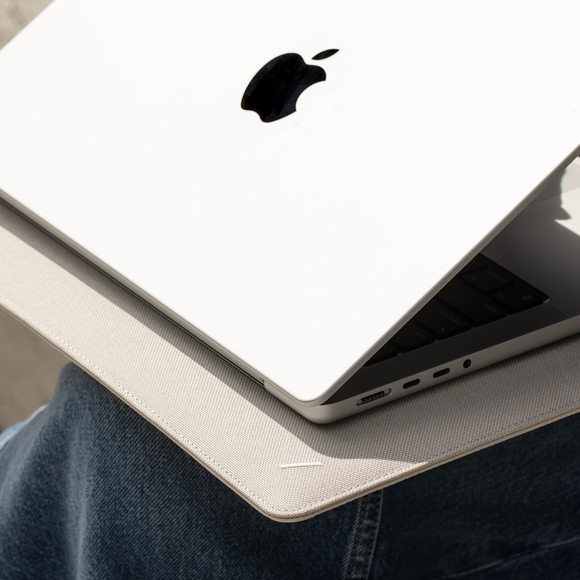 native-union-stow-slim-pour-macbook-16-pouces-pochette-de-transport image 2