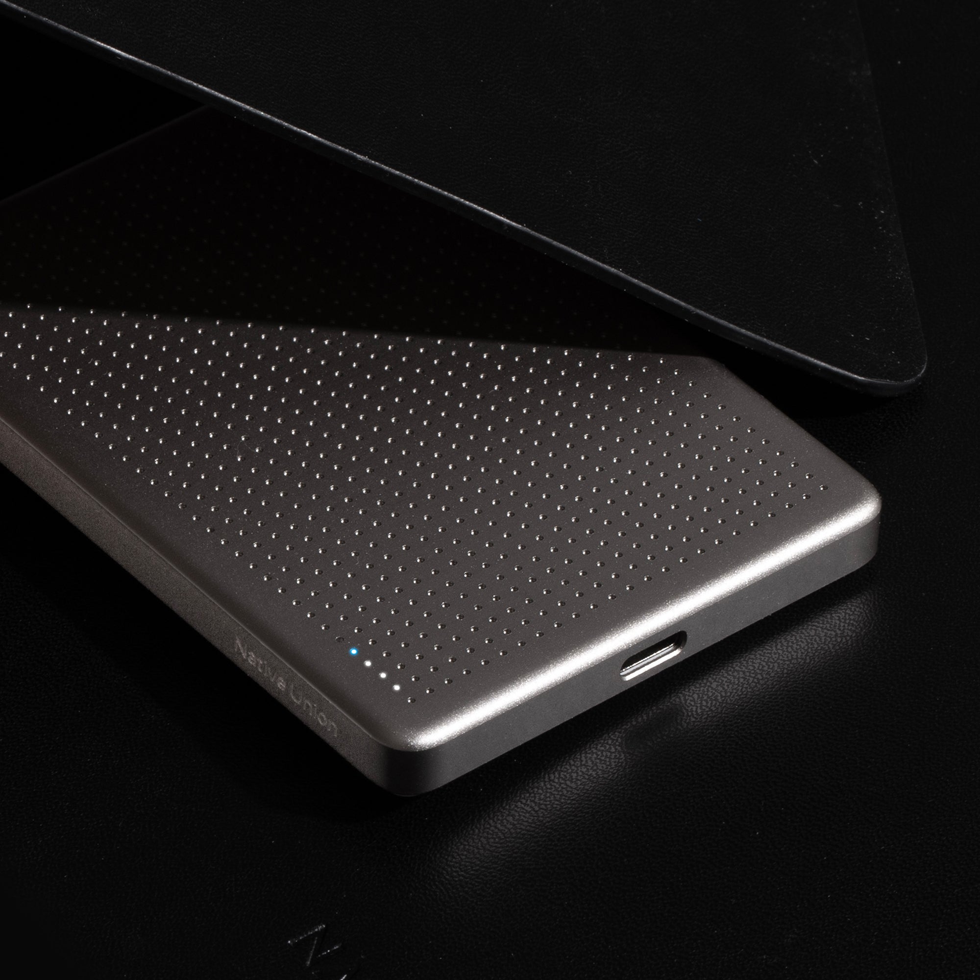 native-union-active-power-bank-batterie-externe-magn-tique-5000mah-ultra-mince image 6