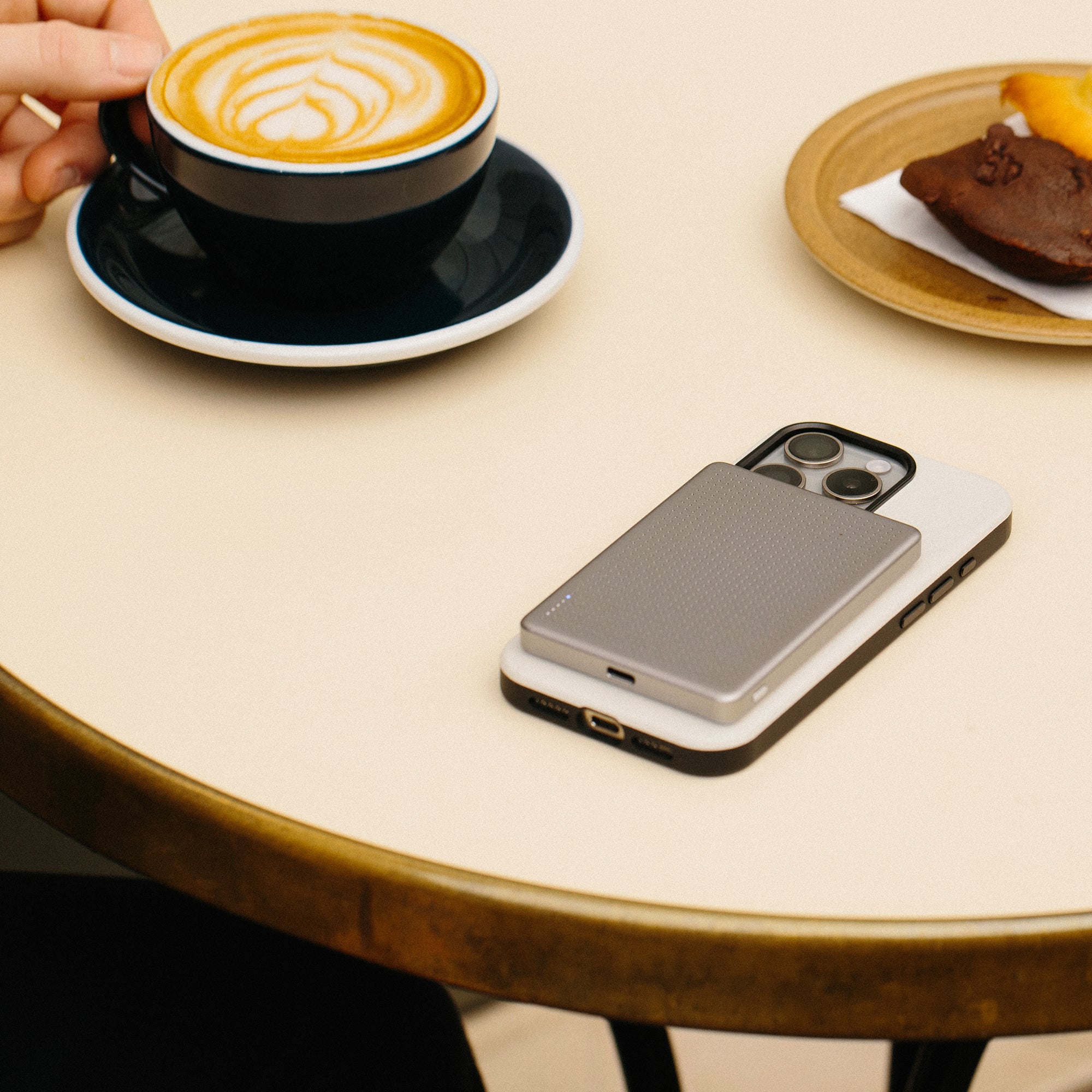 native-union-active-power-bank-batterie-externe-magn-tique-5000mah-ultra-mince image 2