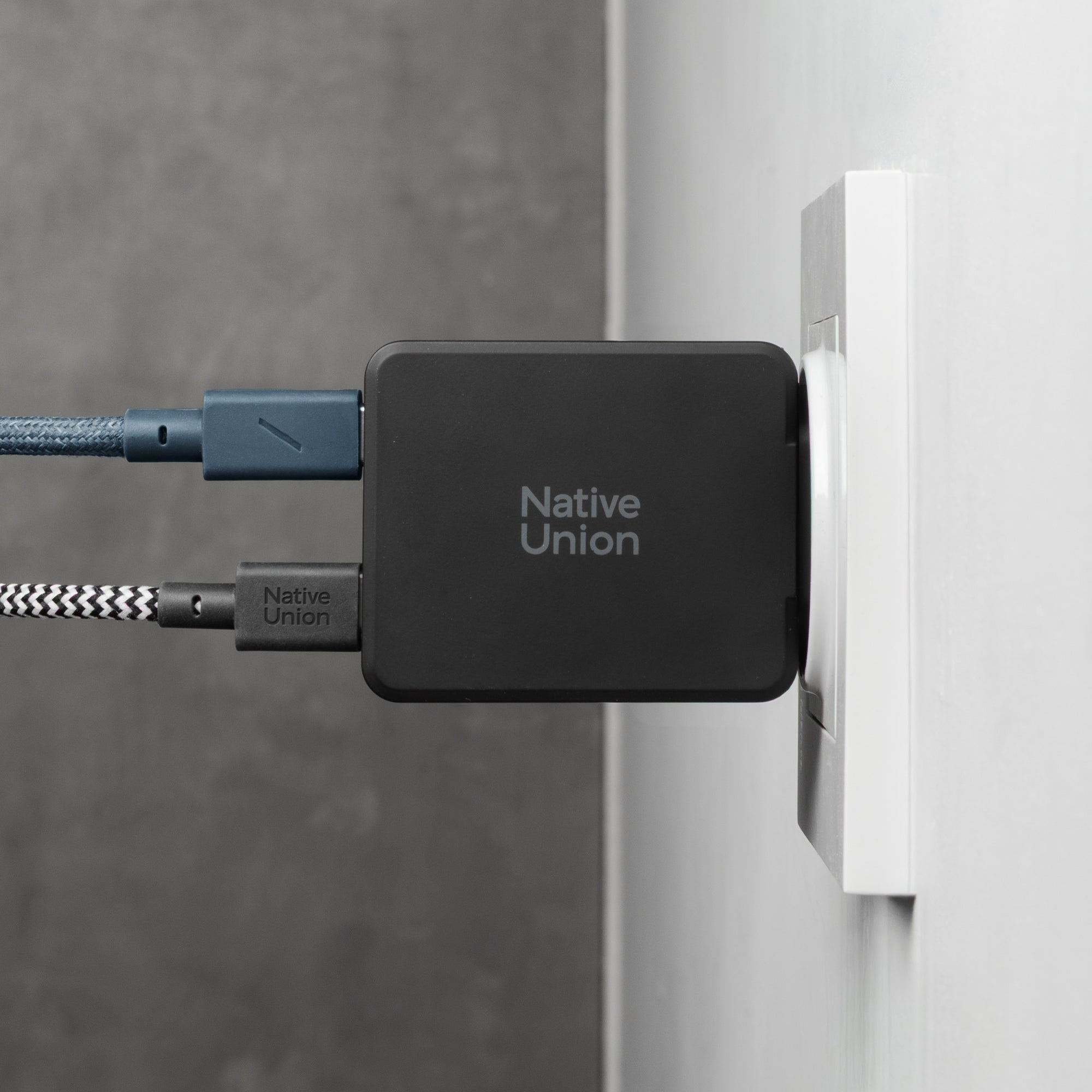 native-union-pocket-gan-charger-pd-65w-chargeur-compact-double-usb-c image 3
