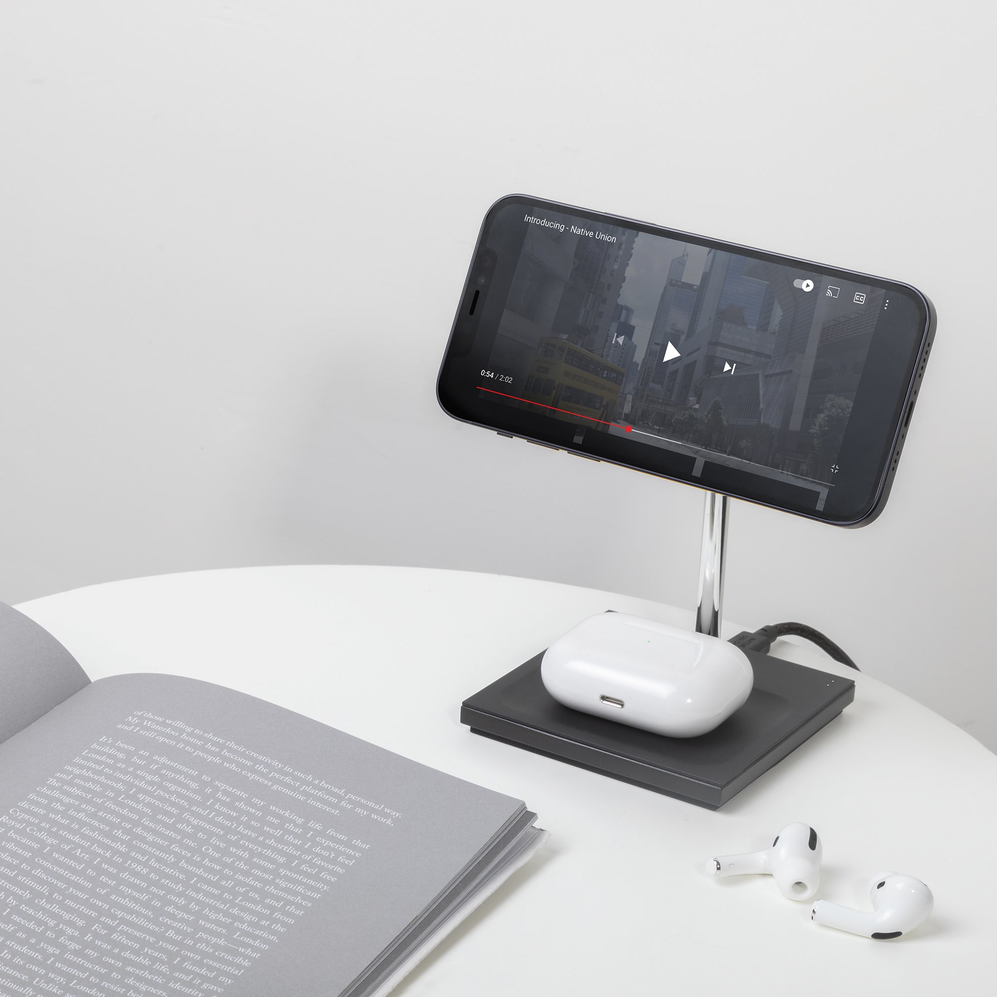 chargeur-sans-fil-magn-tique-2-en-1-snap-de-native-union-pour-iphone-et-airpods image 4