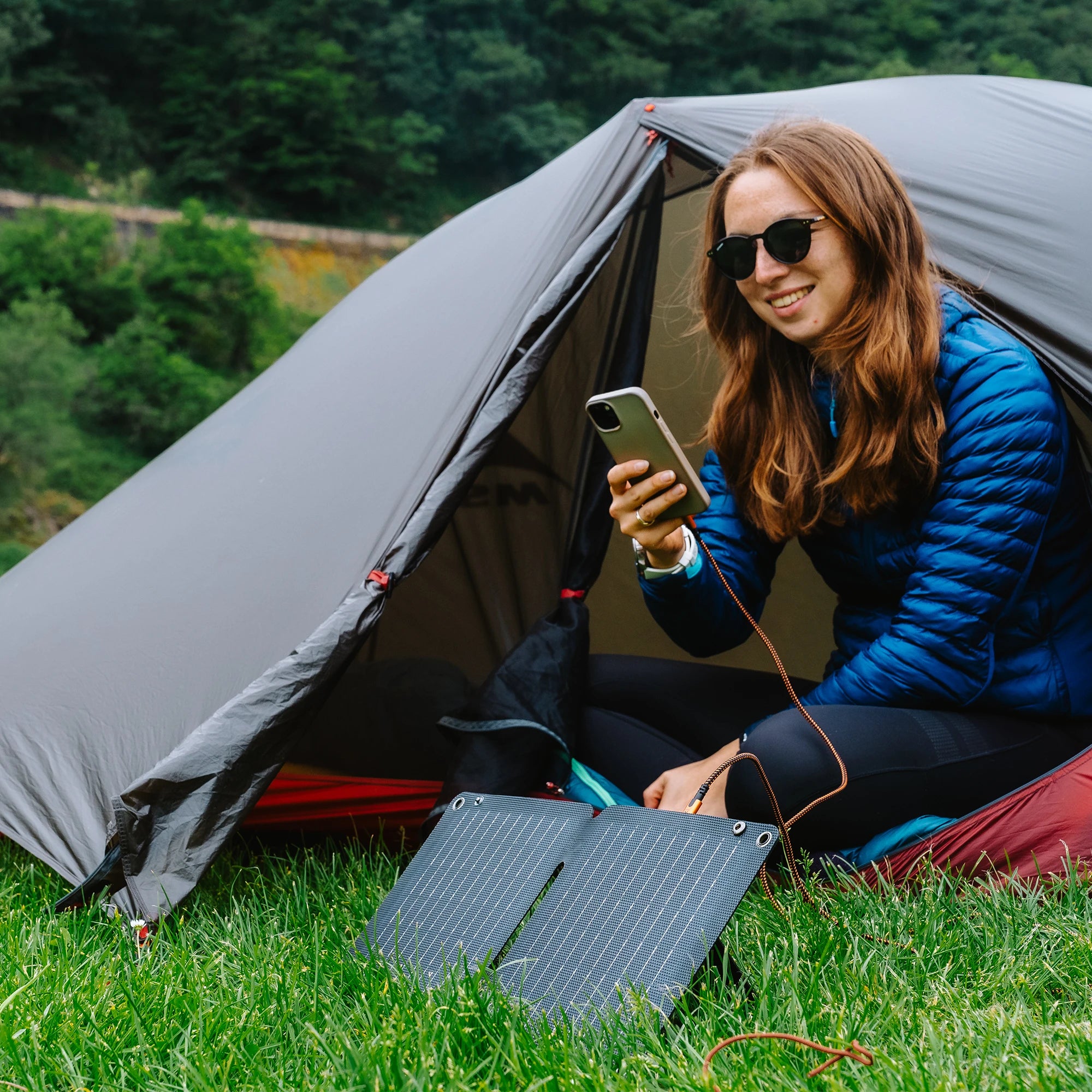 xtorm-solarbooster-14w-gen24-panneau-solaire-pliable-ipx4-avec-ports-usb-a-et-us image 6