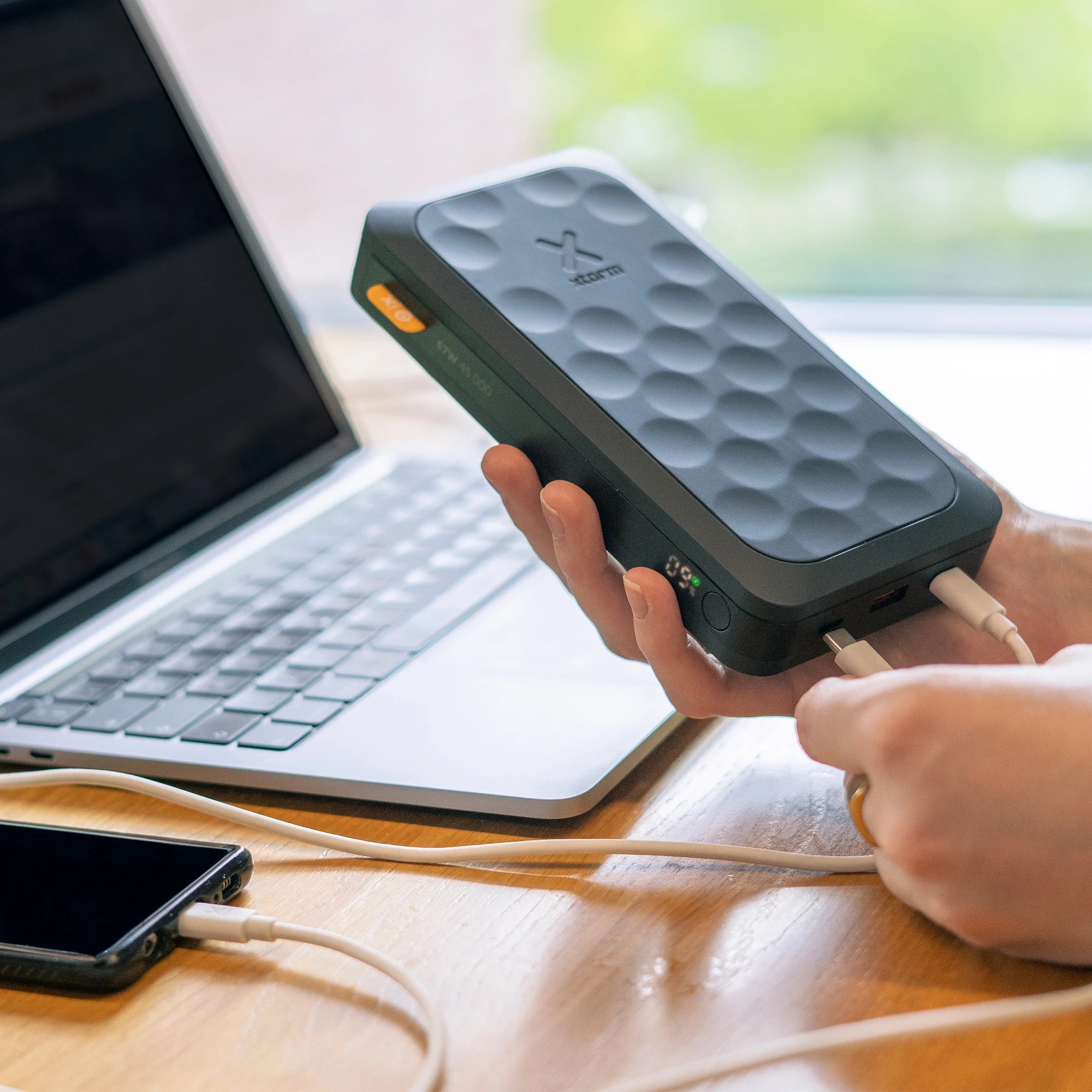 xtorm-fuel-series-5-power-bank-67w-45-000-mah-noir-batterie-externe-pour-ordinat image 4