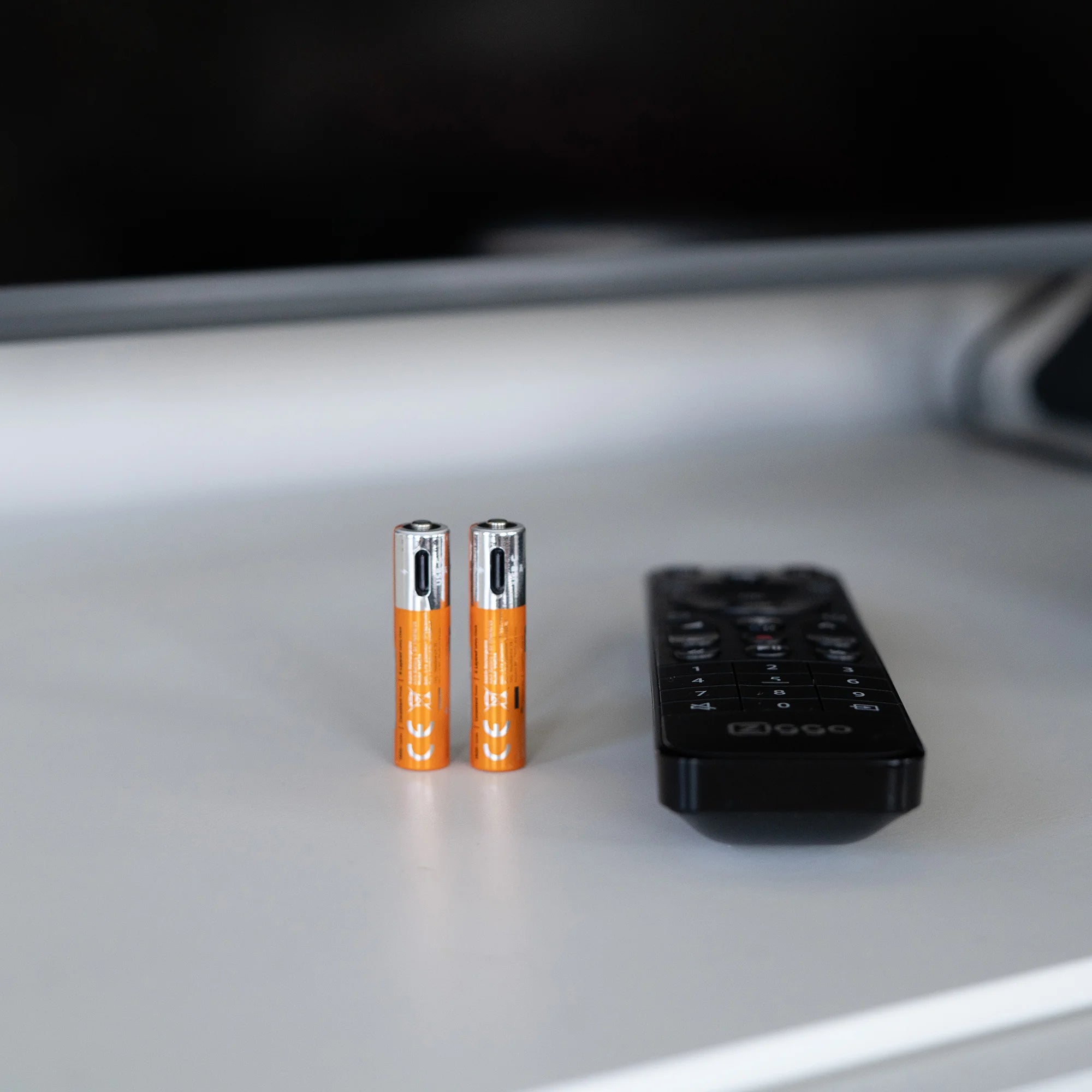 xtorm-piles-rechargeables-aaa-usb-c-lot-de-4-avec-c-ble-4-en-1 image 4